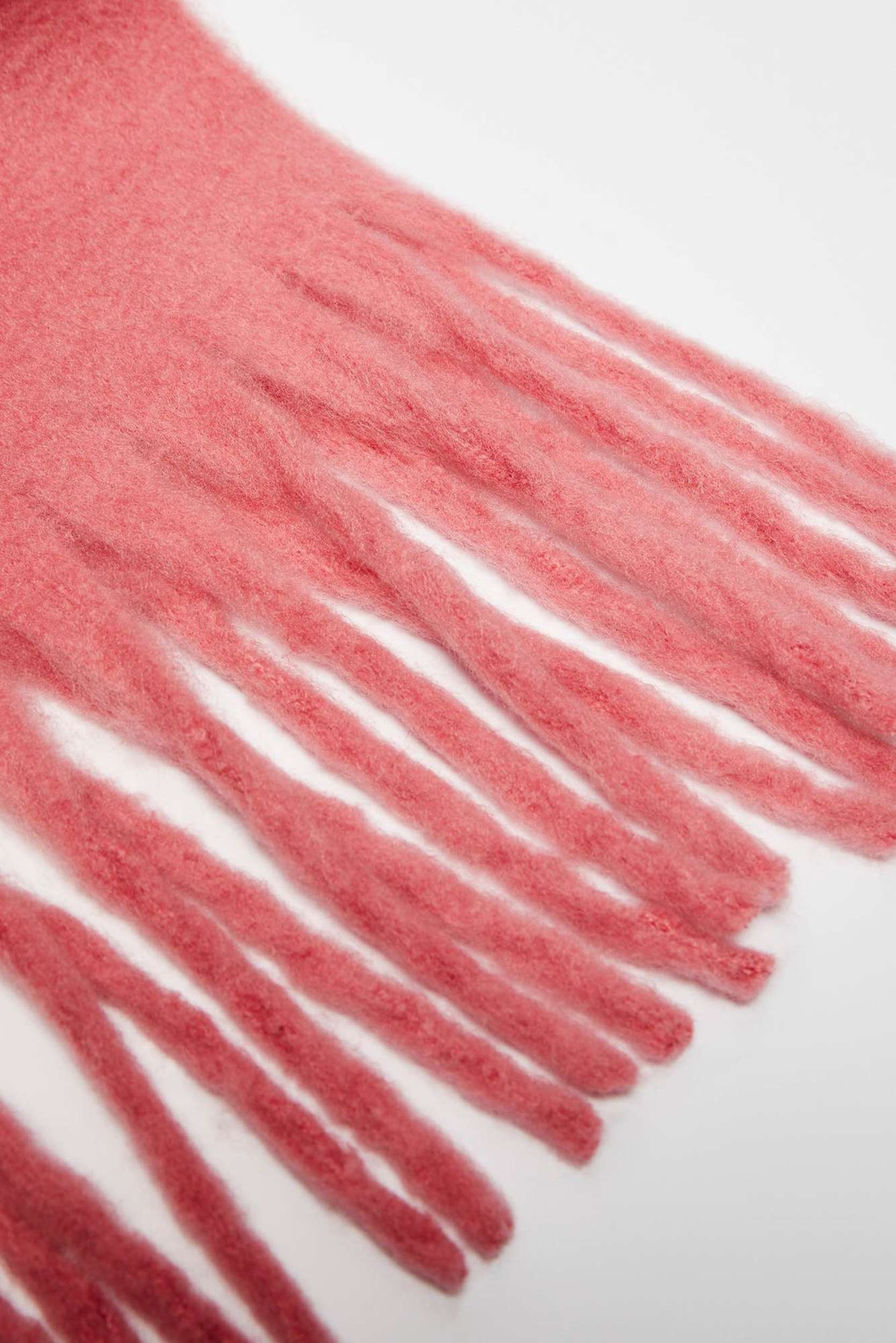 Marisse Plain scarf with fringes