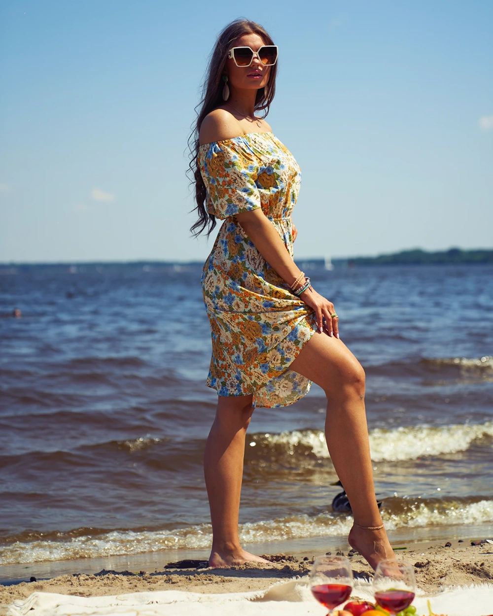 Resti Women's floral mini dress a'la hiszpanka in beige