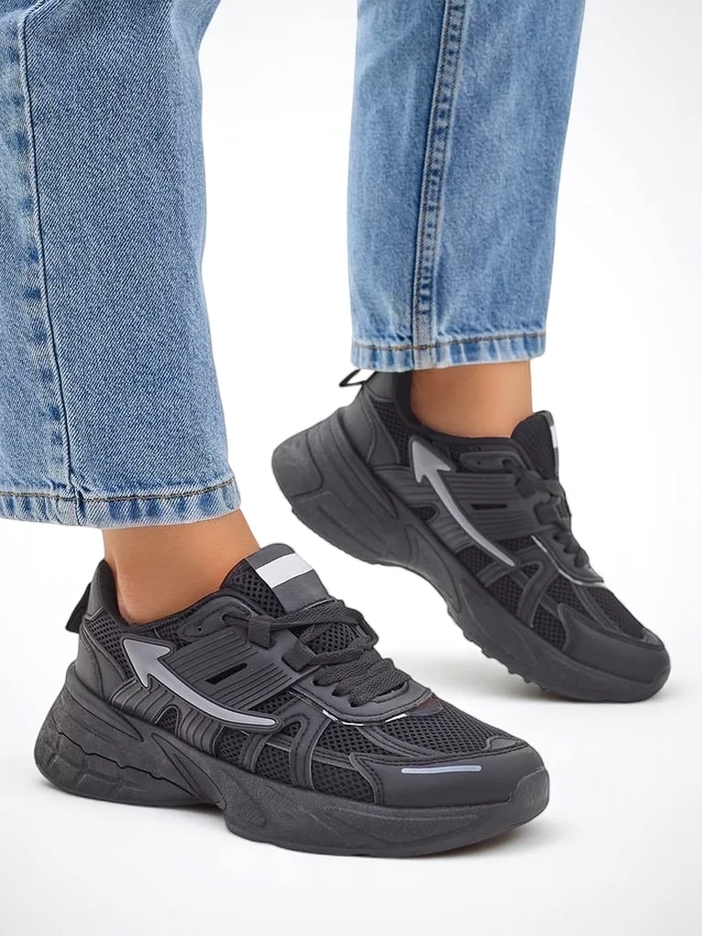 Resti Women's sports sneakers on a thicker sole Beysa