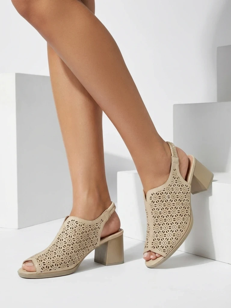 Дамски сандали с отворени пръсти и токчета Effella