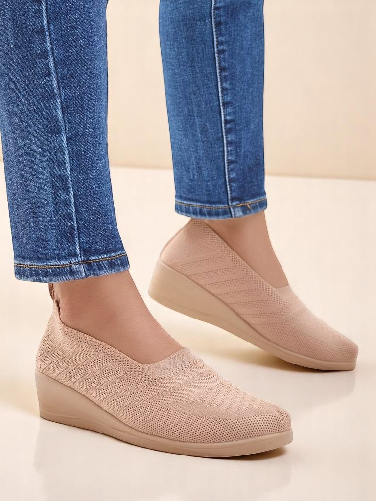 Resti Womens moccasins on a low wedge Epoles