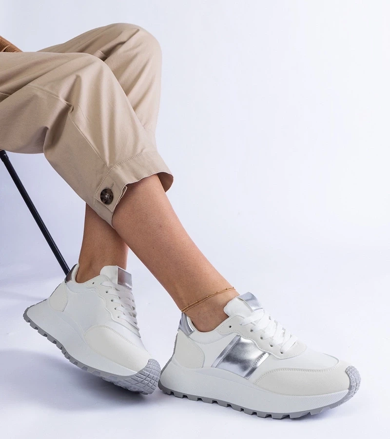 D/CEO White trainers Justar