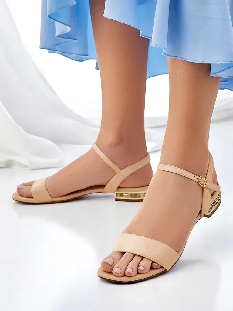 Resti Women&#039;s flat sandals Aronies