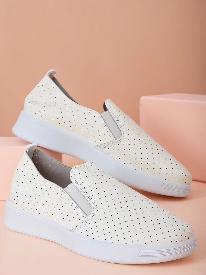 Resti Women's perforated sports shoes Musio