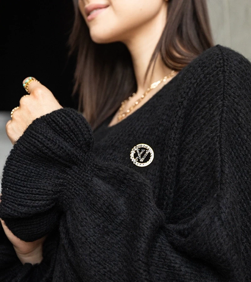 marka niezdefiniowana Black long oversized sweater with ruched sleeves Najeta