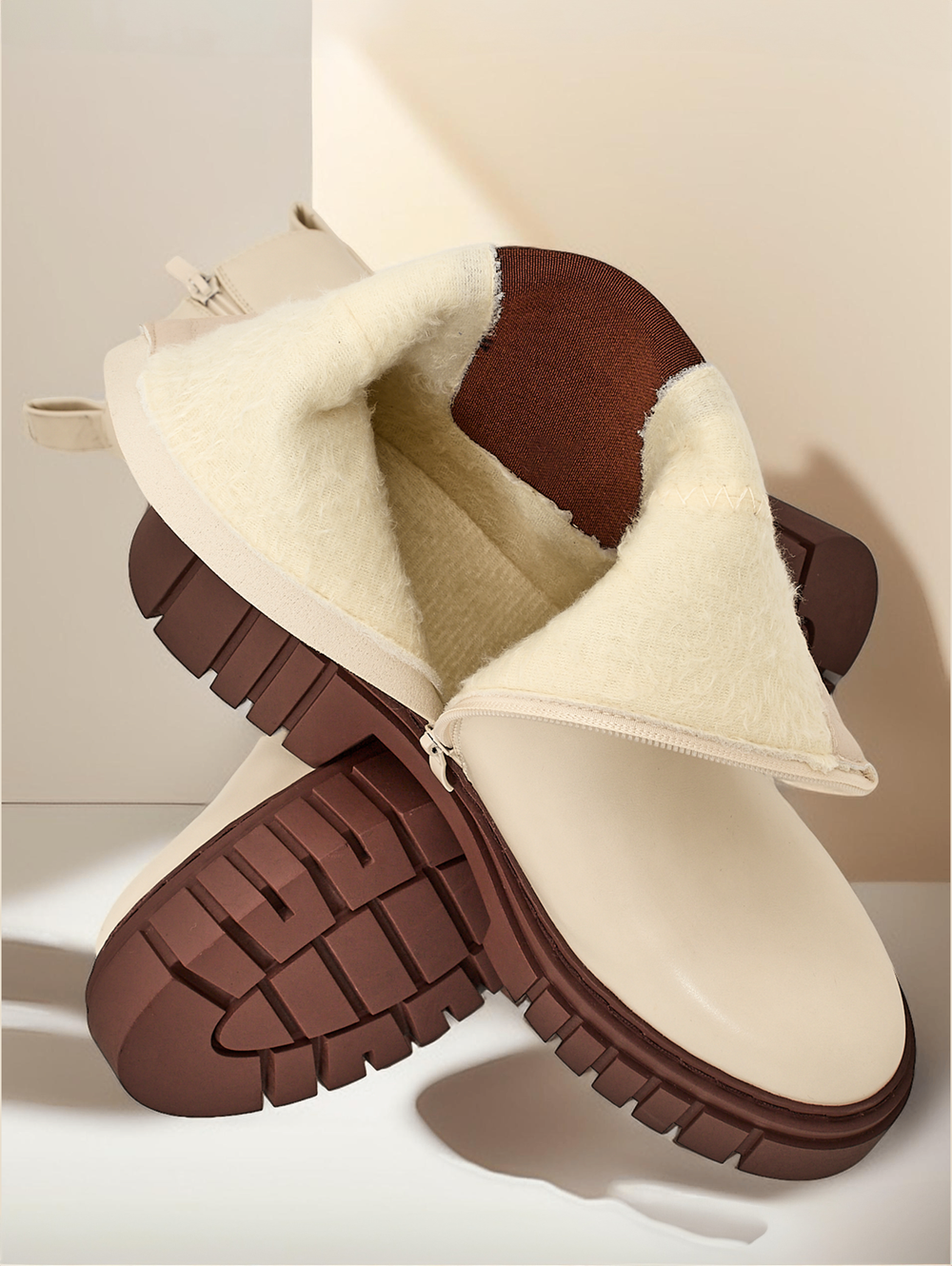 Resti Women's ankle boots on a post Tervose