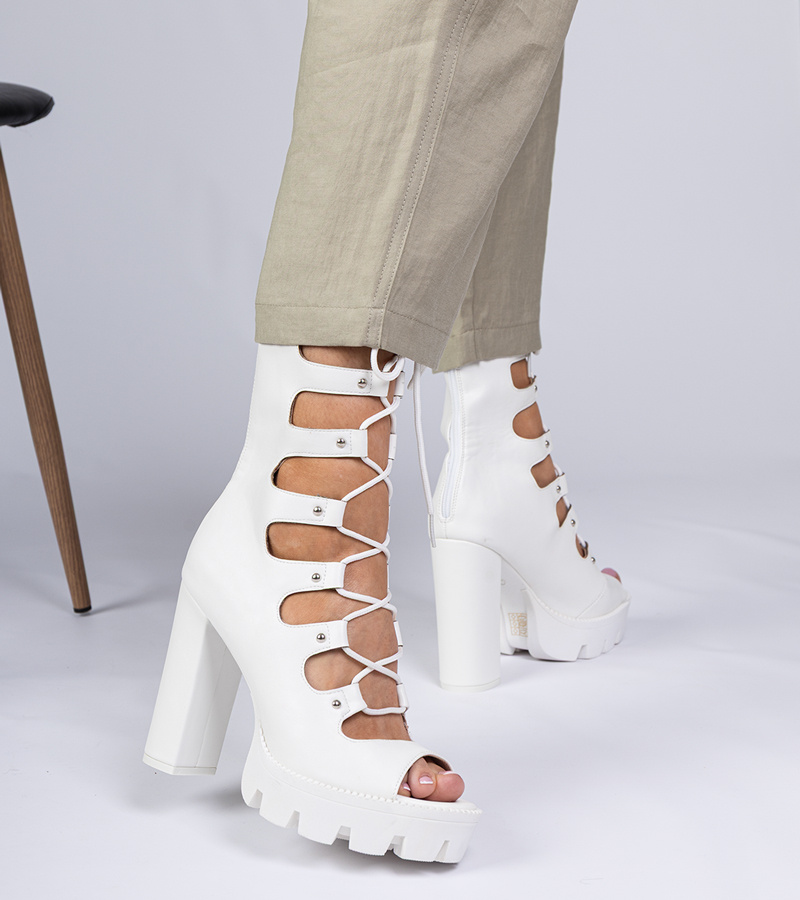 marka niezdefiniowana White high-heeled boots with cut-outs Marsala