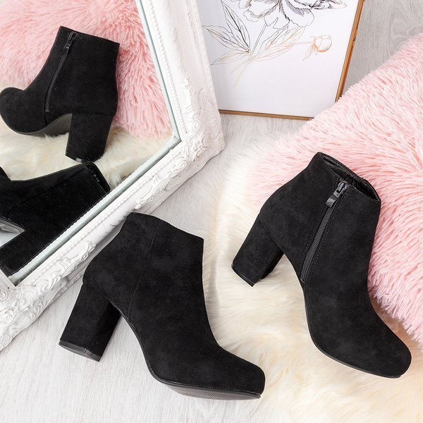Resti Black ankle boots on a higher post Soleah - Footwear