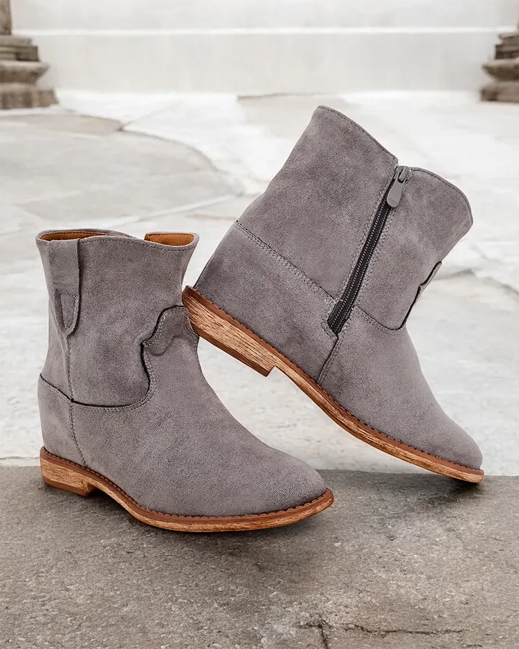 Resti cowboy-style boots on a covered wedge Patorias