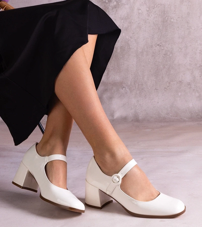Gemre Pantofi albi cu bareta și toc gros lyraa