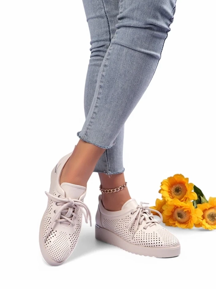 Resti Women's perforated loafers Gofielle