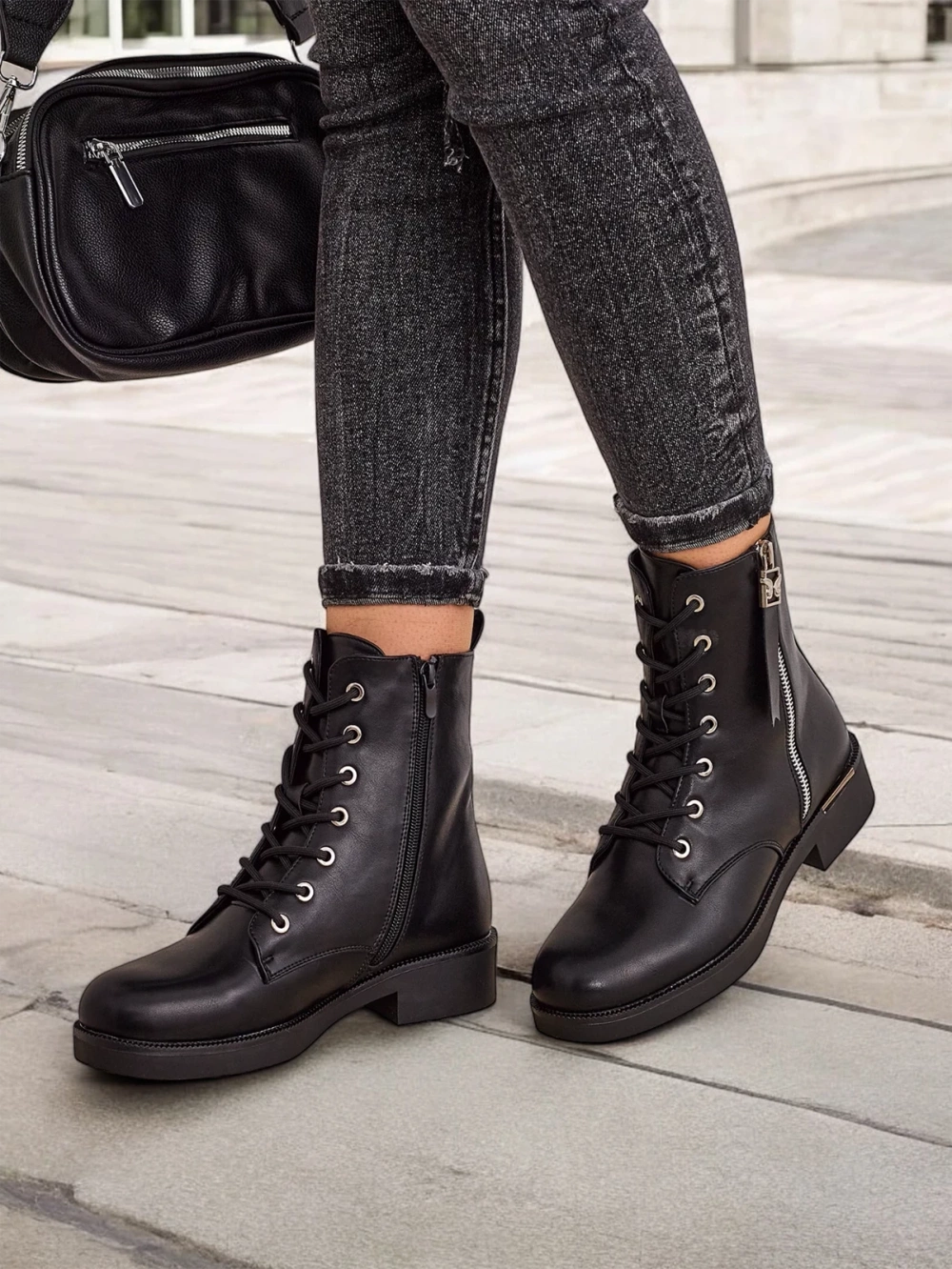 Resti Women's lace-up boots Selocii