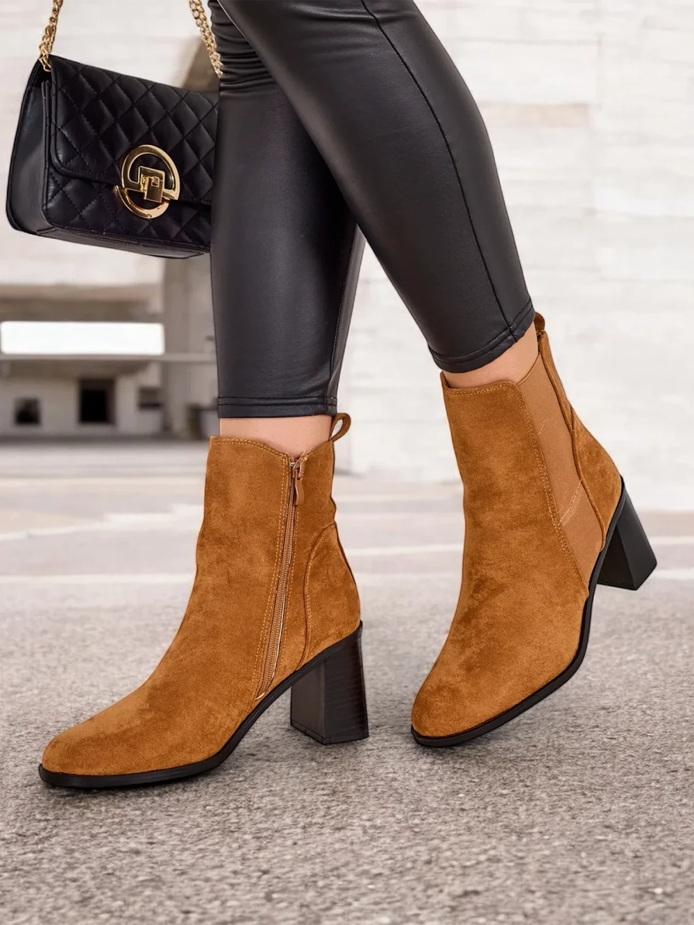 Resti Women's ankle boots on a chunky heel Enotto