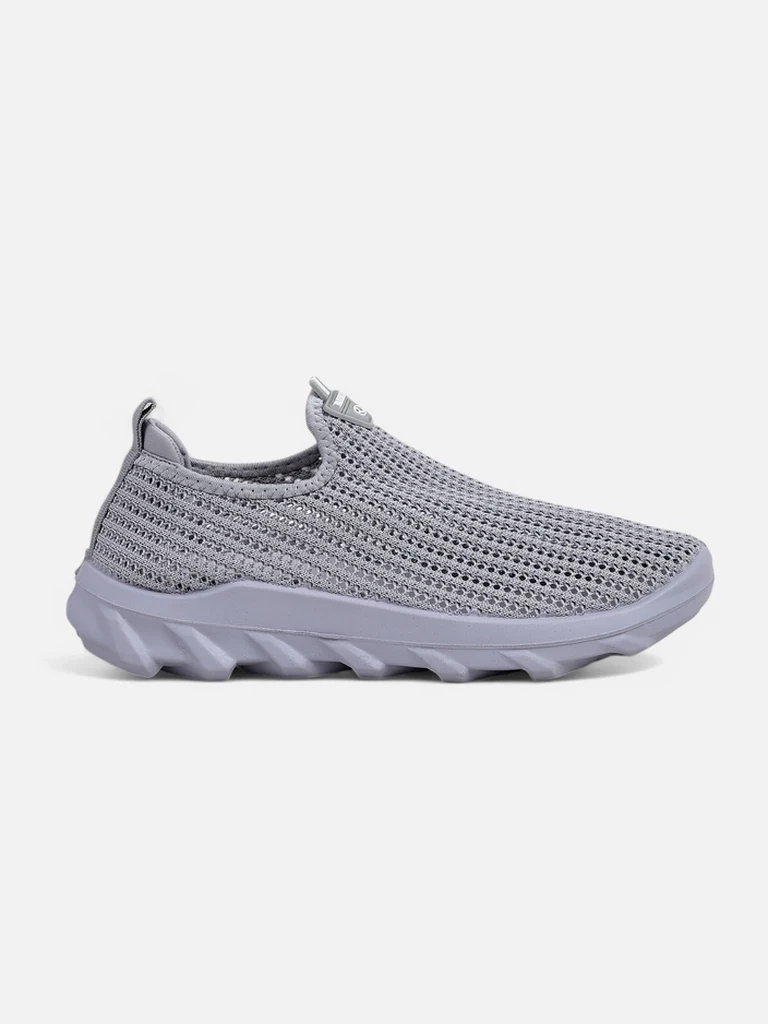 Resti Women's Slip-On Fabric Sports Shoes Erra