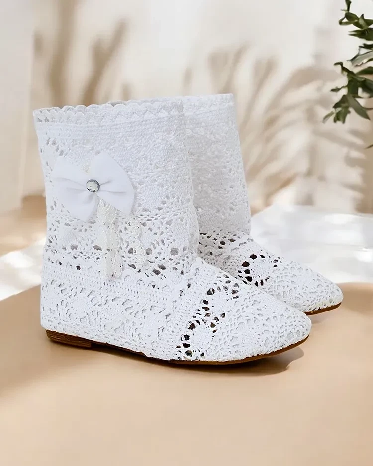 Resti Childrens openwork boots with bow Geggis