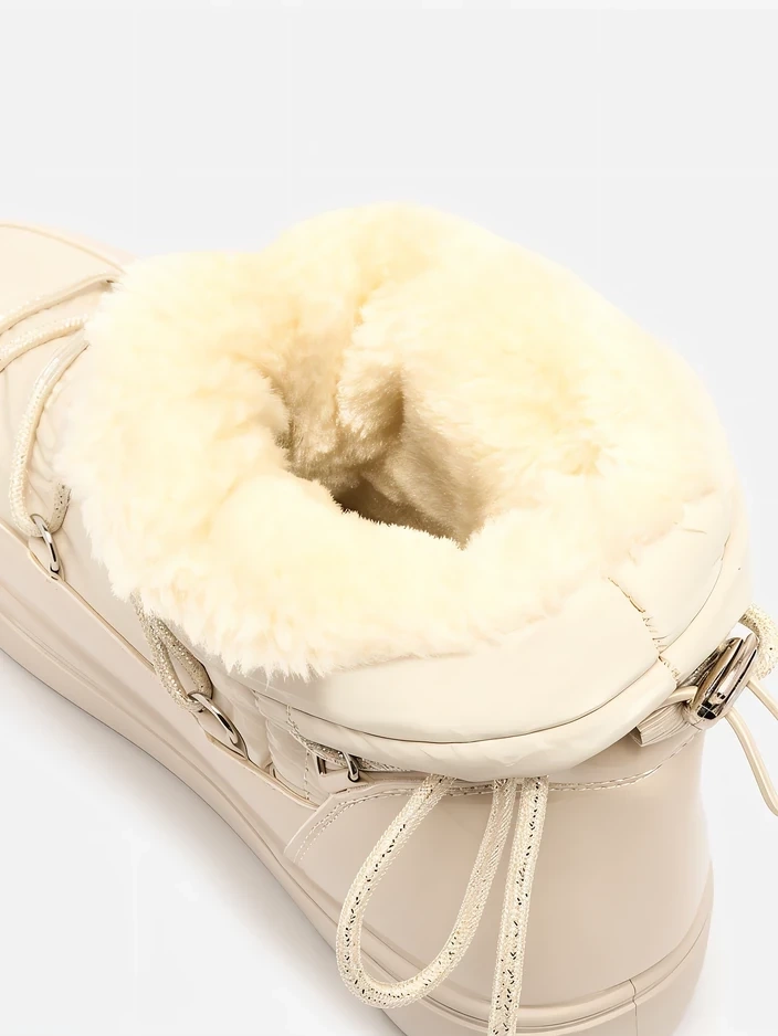 Resti Women&#039;s slip-on boots a&#039;la snow boots in beige Vevnose