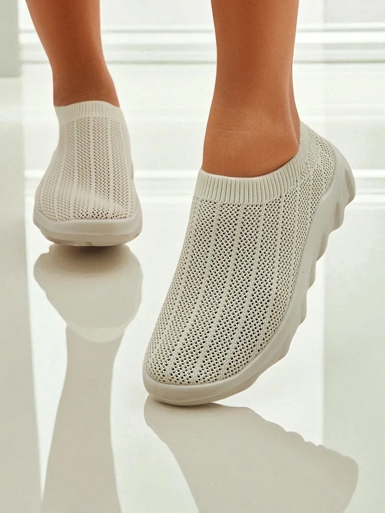 Resti Women's Slip-On Fabric Sports Shoes Perrey