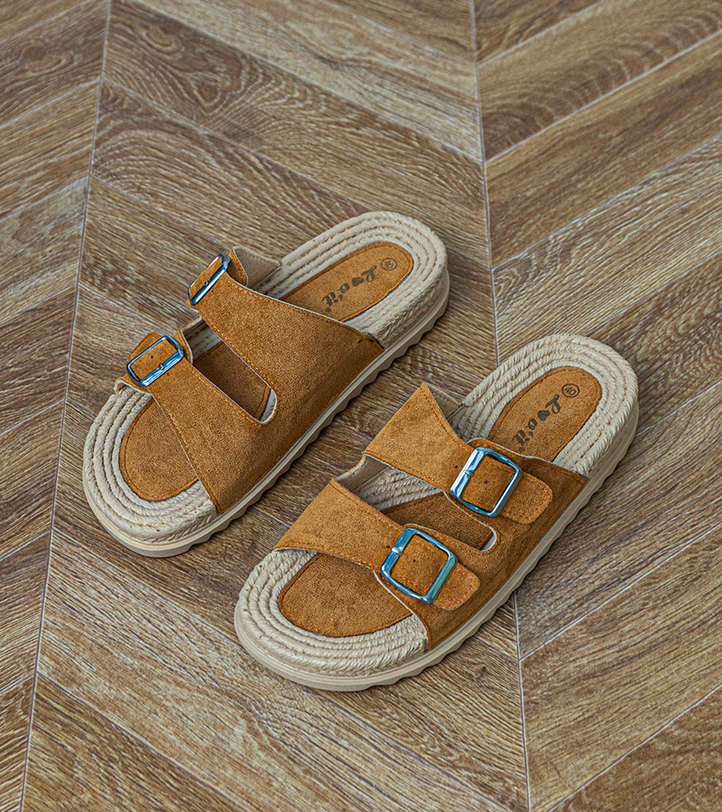 D/CEO Brown flat sandals with buckles on straps Sendi