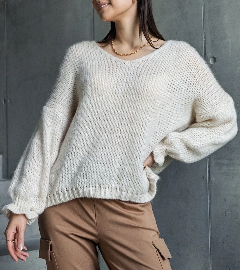 marka niezdefiniowana Beige V-neck sweater Gista