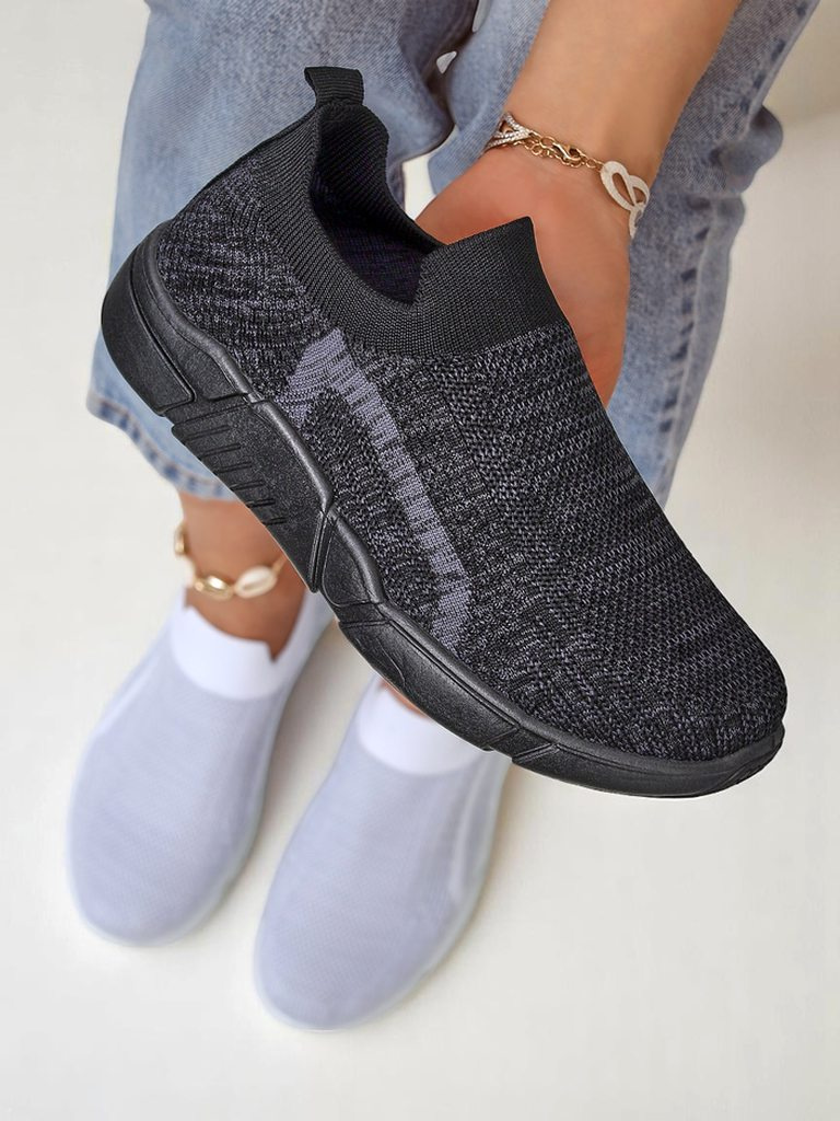 Resti Royal Fashion Women's slip-on fabric sports shoes Vena
