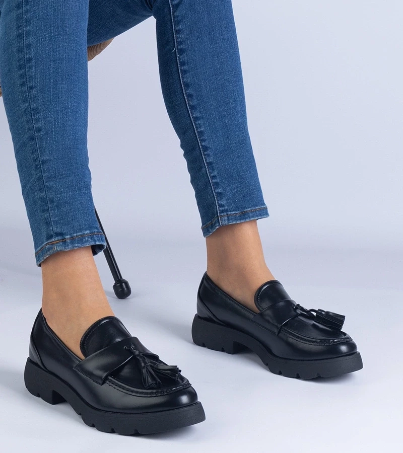 Gemre Pantofi clasici negri cu ciucuri Esitta