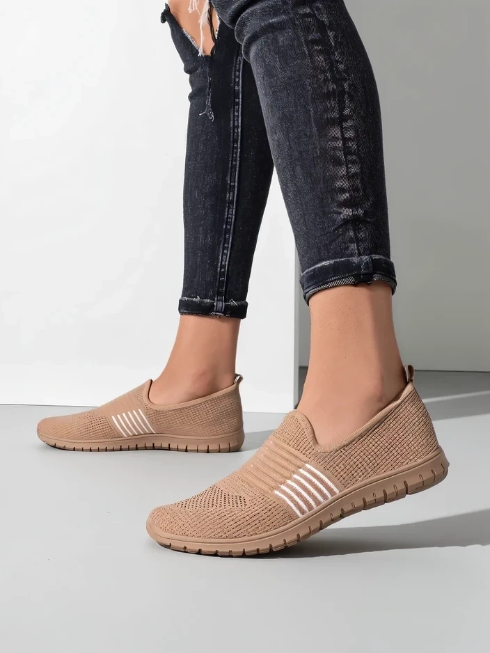 Resti Women's Slip-On Sports Shoes Ollabes