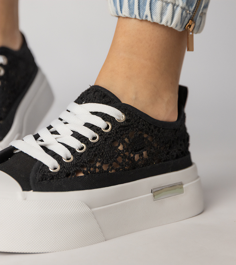 Gemre Adidași negri de damă perforați Runna