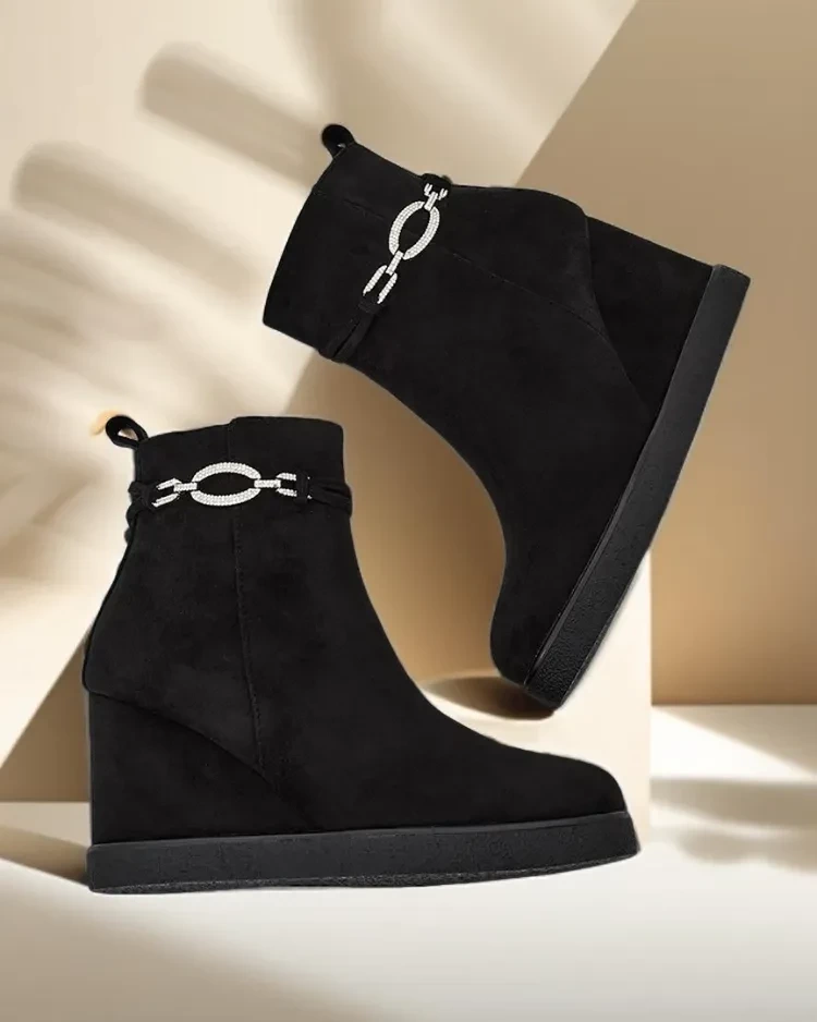Resti Nerri women's boots on heels