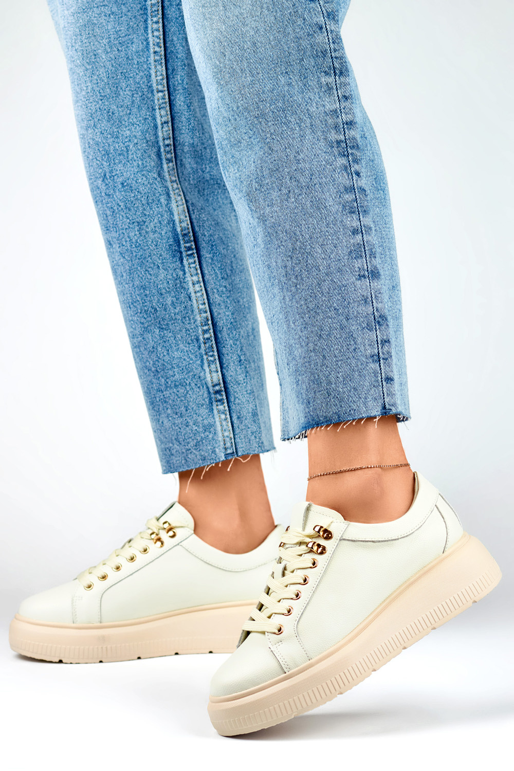 primohurt Beżowe skórzane buty damskie wiązane na platformie