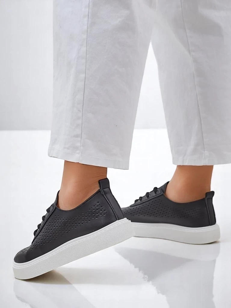 Resti Women&#039;s lace-up sporty shoes Adette