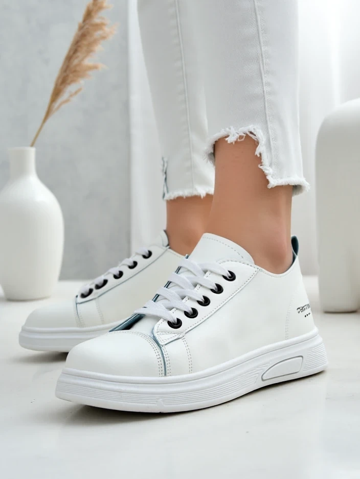 Resti Women's Sneakers Pilotese