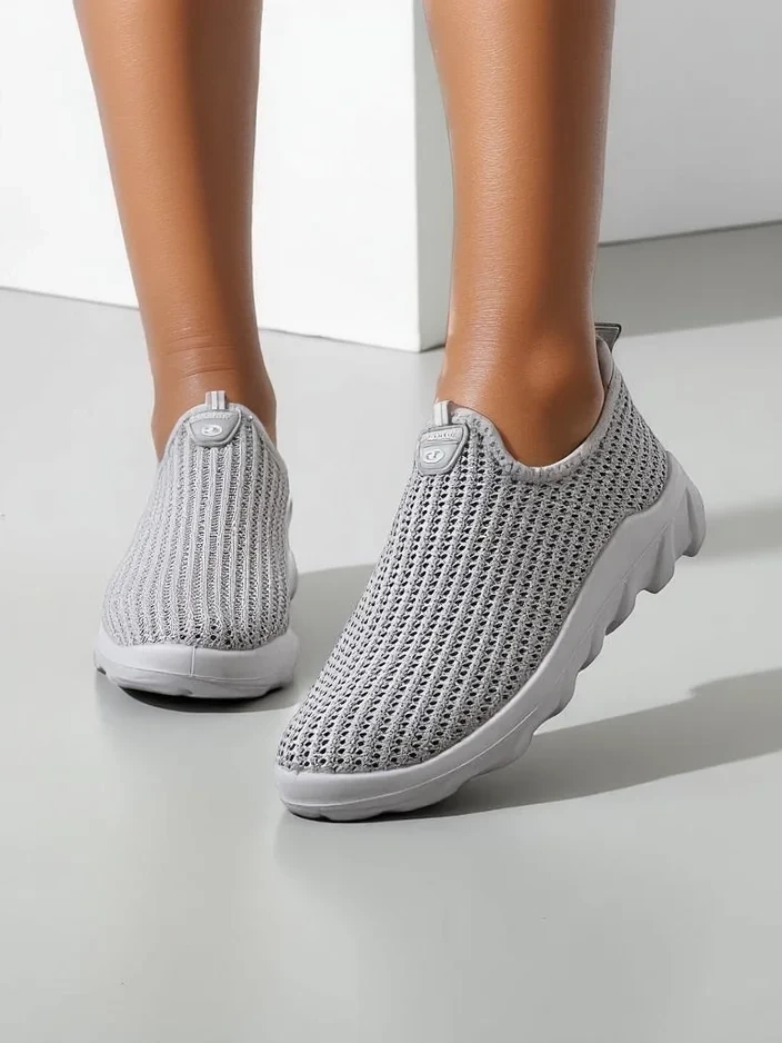 Resti Women's slip-on fabric sports shoes Eraste