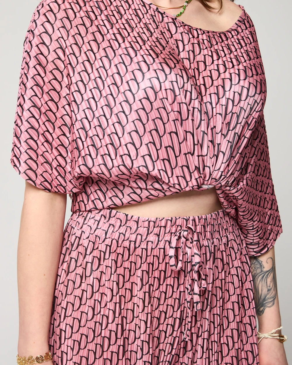 Resti Dark pink women's patterned pleated set - Clothing