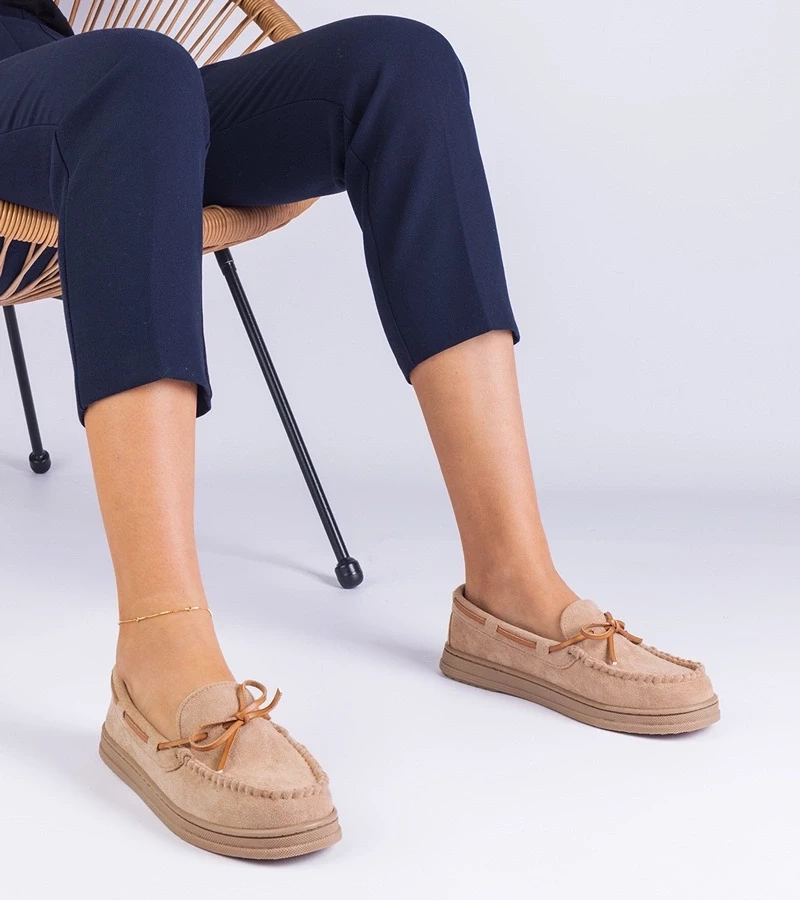 Gemre Mocasini bej pentru femei din piele ecologică întoarsă cu fundă Sarina