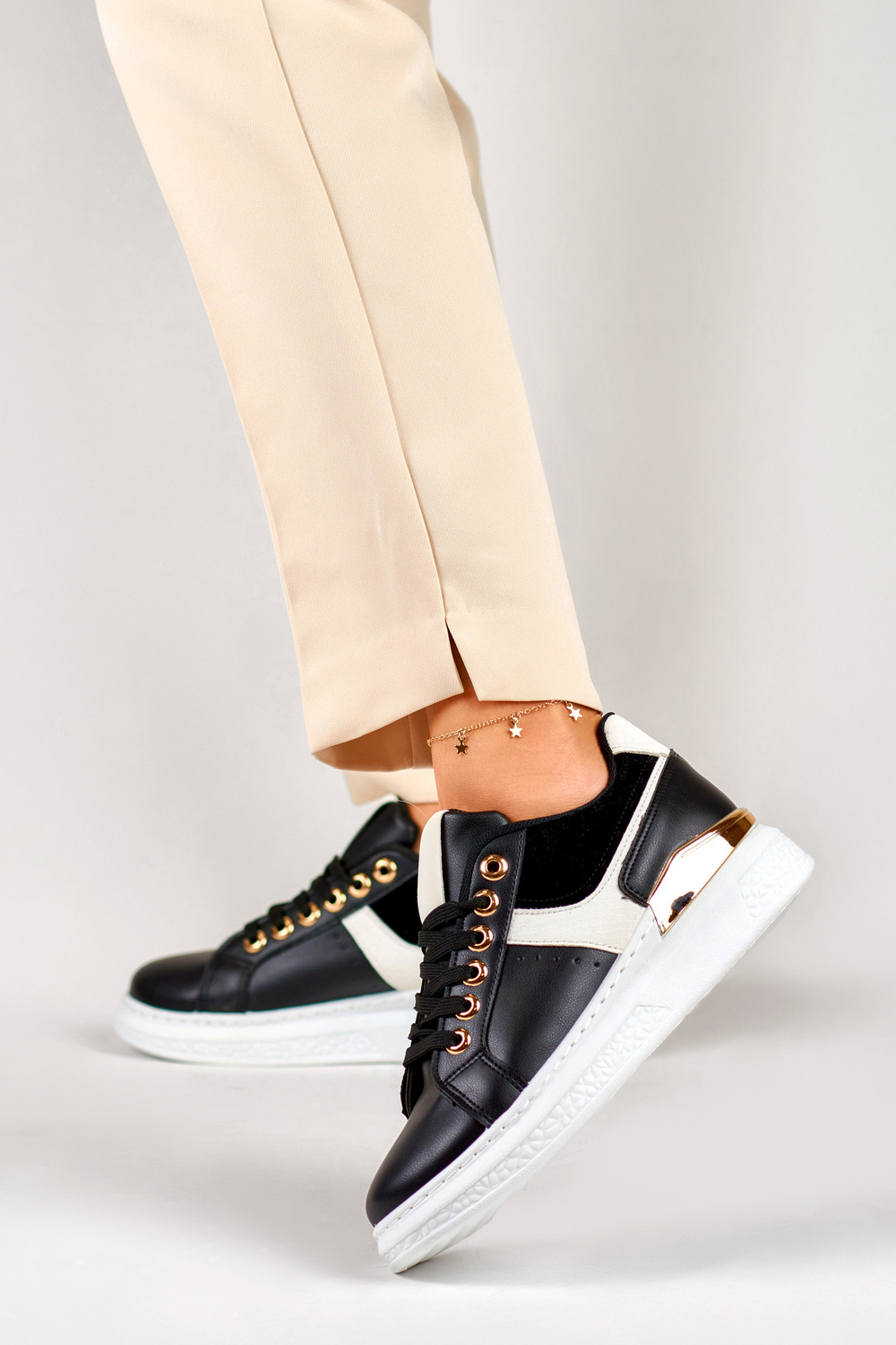 primohurt Biało-czarne sneakersy damskie na platformie Eliza