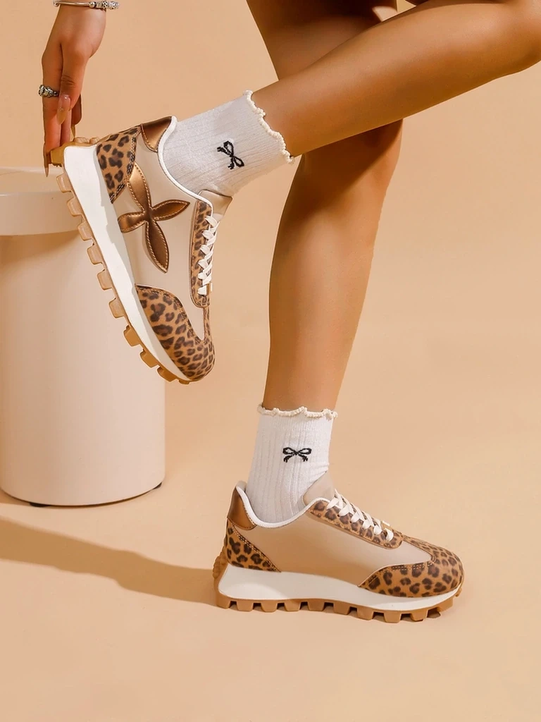 Resti Women&#039;s sporty sneakers on a thicker sole Aloqa