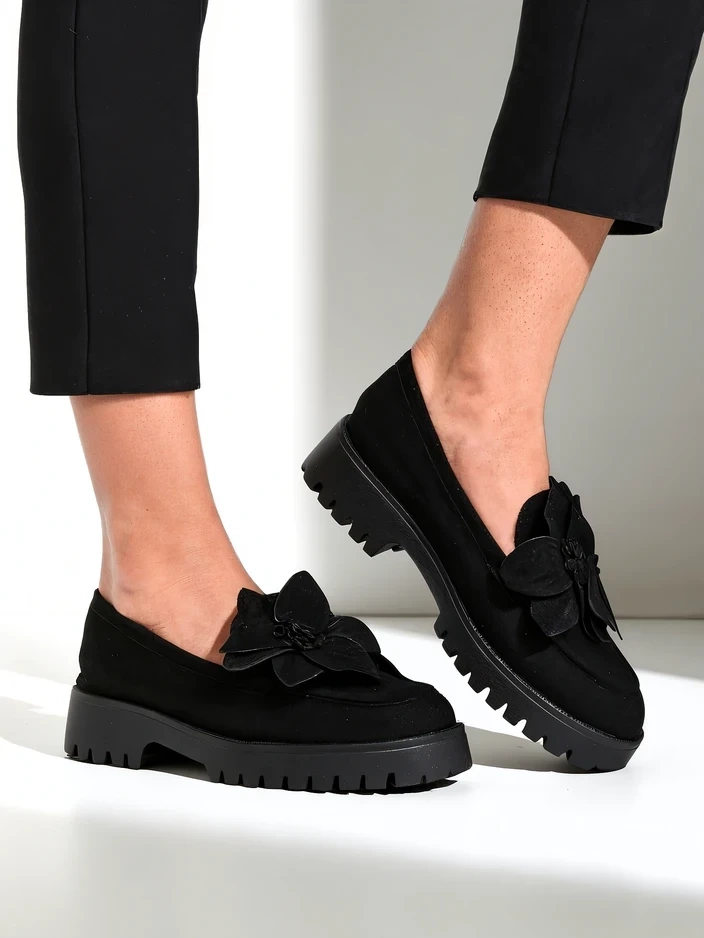 Resti Eco suede women&#039;s moccasins with a Floverse flower