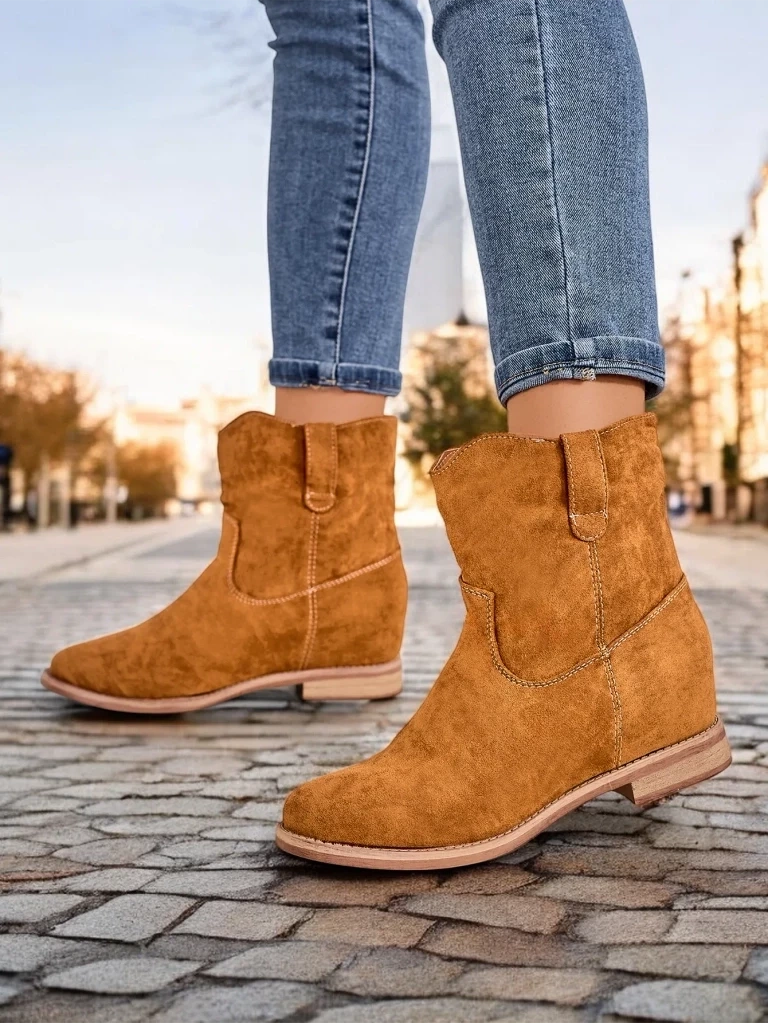 Resti Brown ankle boots a&#039;la cowboy boots on an indoor wedge Jelluma - Footwear