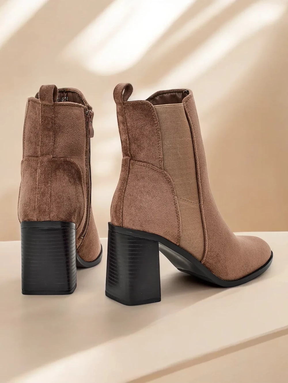 Resti Women's ankle boots on a heel Enotto