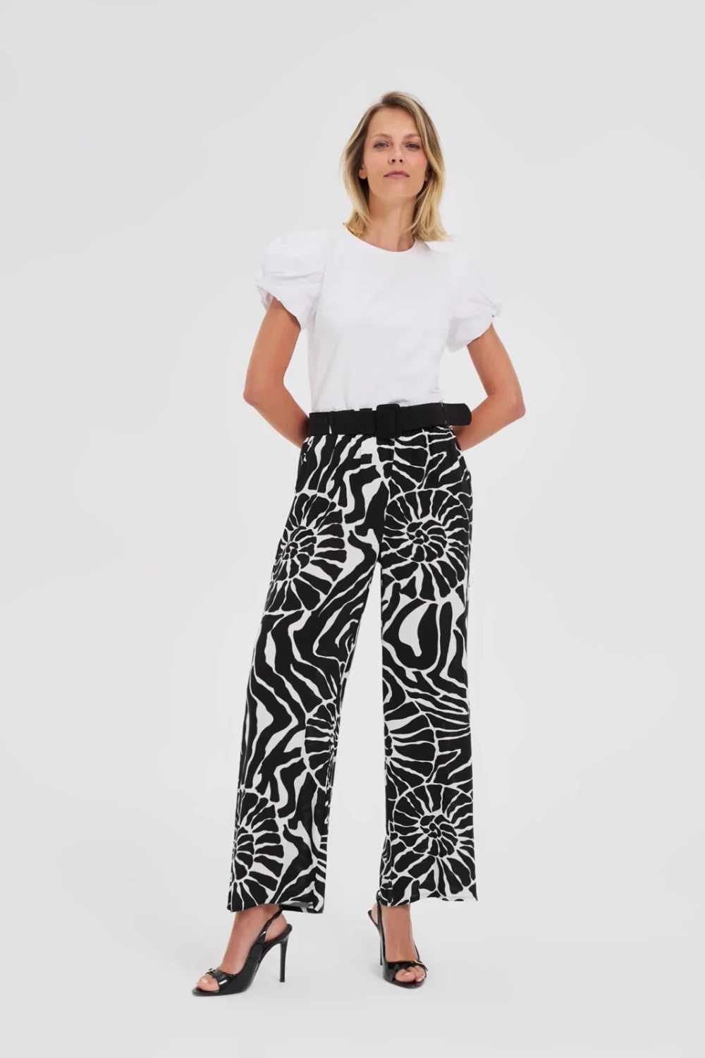 Marisse Viscose Trousers With A Belt, Black