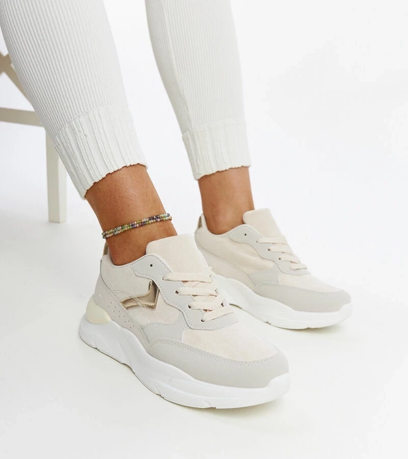 D/CEO White trainers Justar