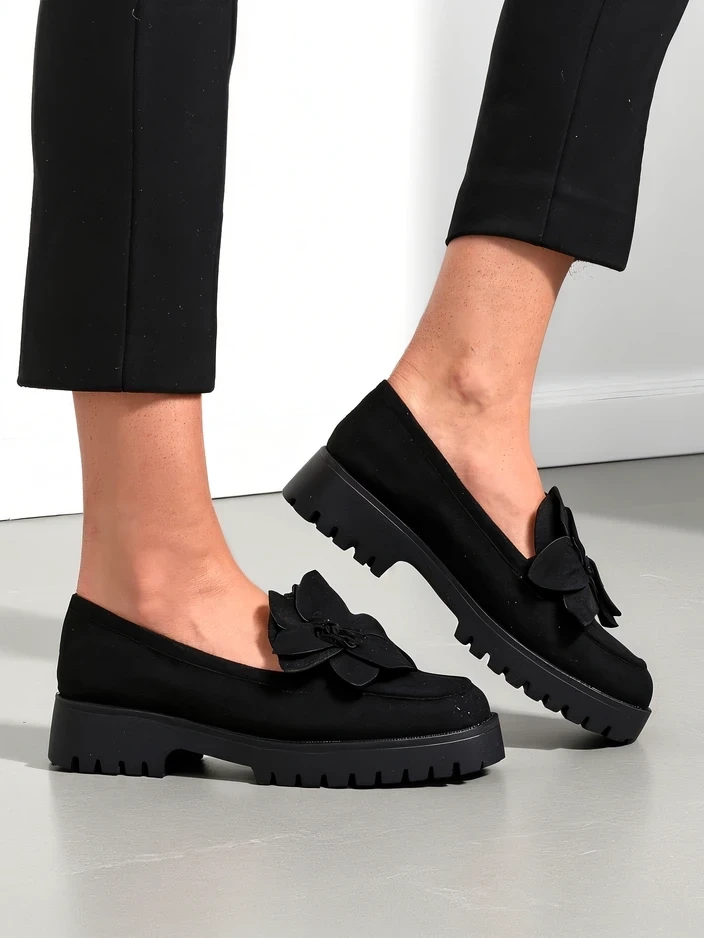 Resti Eco suede womens moccasins with a Floverse flower
