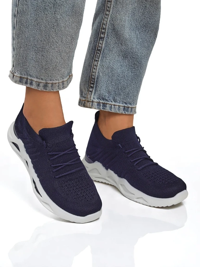 Resti Kaenno Women's Fabric Sneakers
