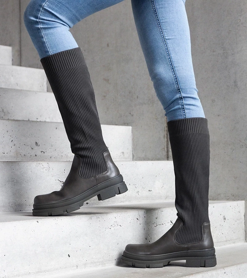 D/CEO Black insulated boots Castro