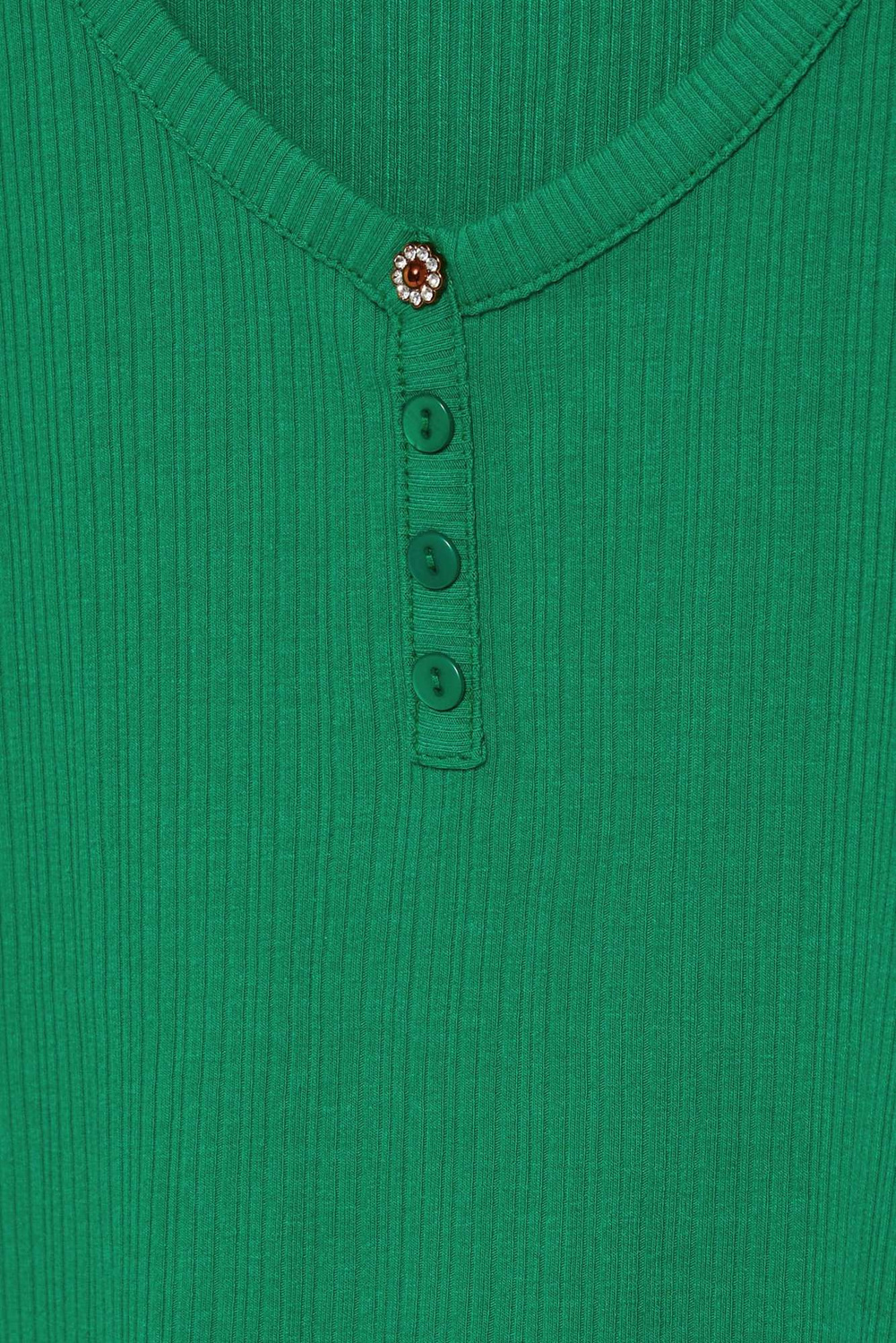 Blouse with a round neckline and buttons