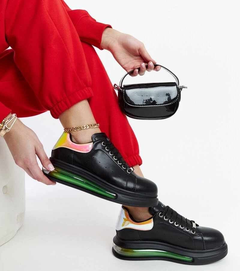 Adidași negri pe platformă GOE