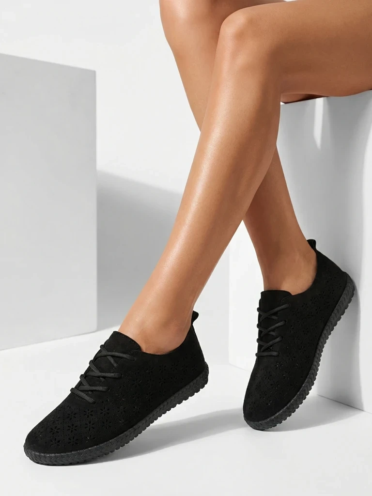 Дамски перфорирани маратонки Resti Azez