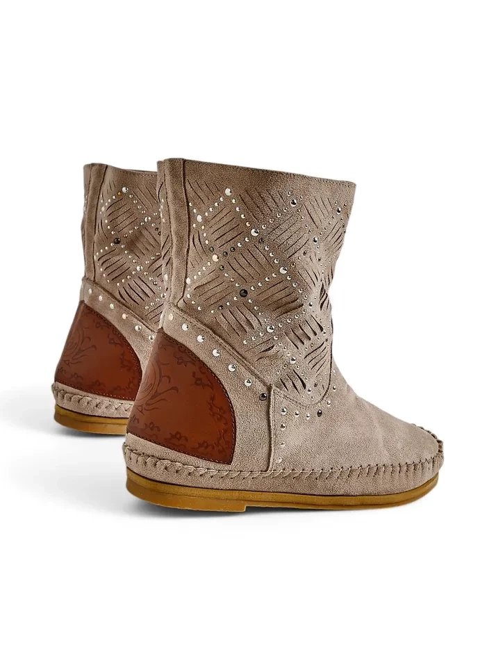 Resti Women's ankle boots on a low wedge with studs Indian Style