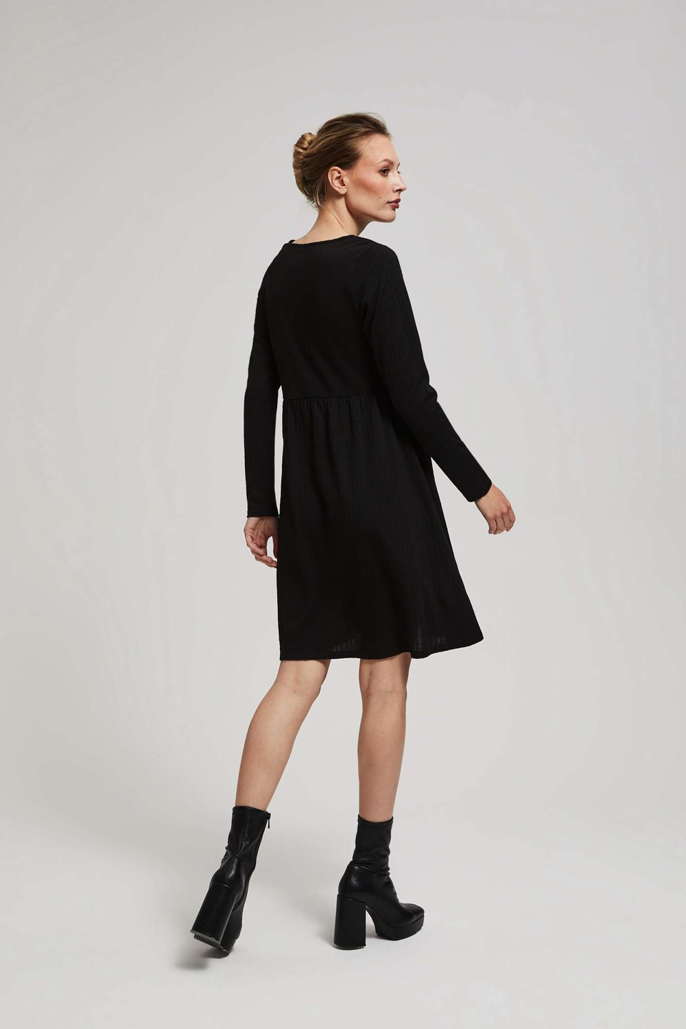 Marisse Black Dress With Long Sleeves And A Flared Bottom