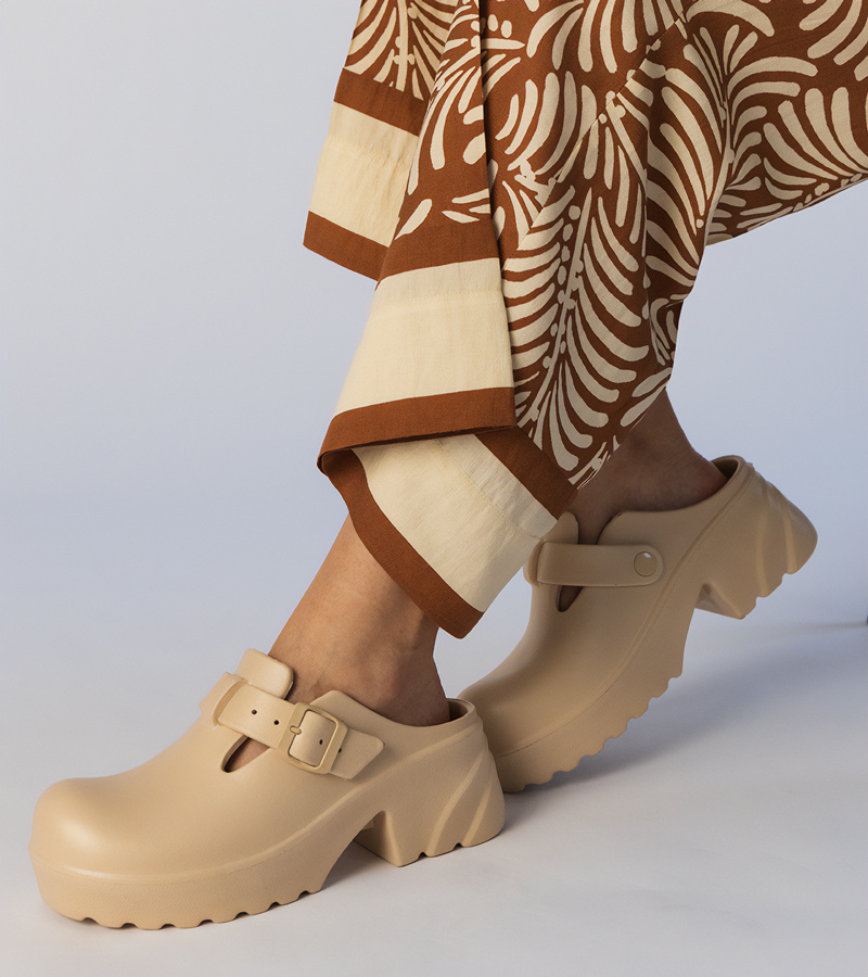 D/CEO Yellow flat-soled sandals Kates